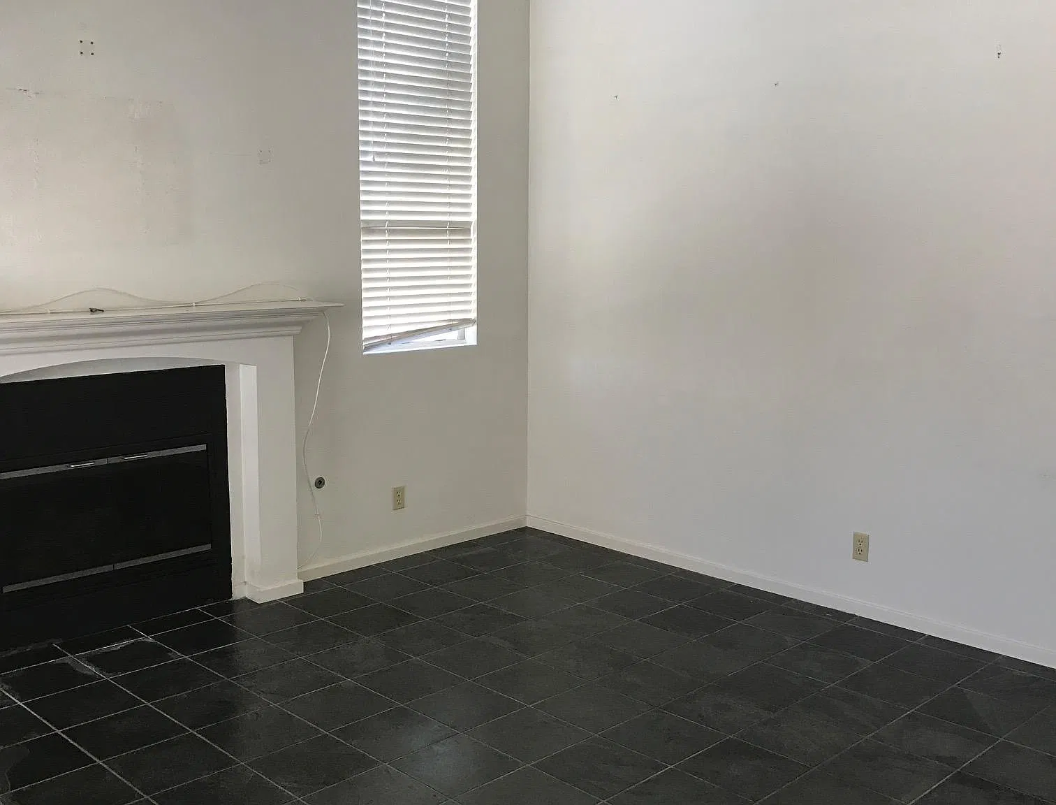 3 bed, 2.5 bath, 1476 sqft, $5,400 — Photo 2