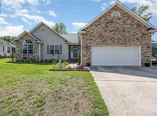 2011 Flay Cecil Rd, Thomasville, NC 27360