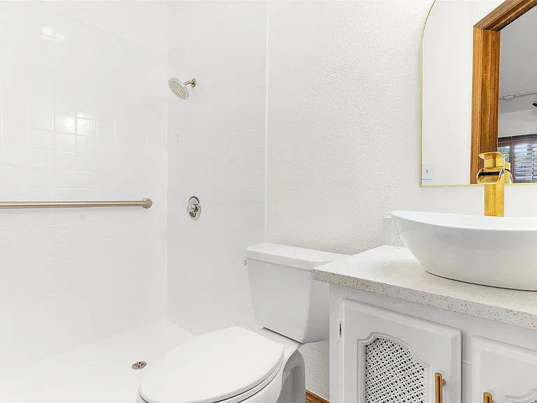 21205 National Dr — Photo 21