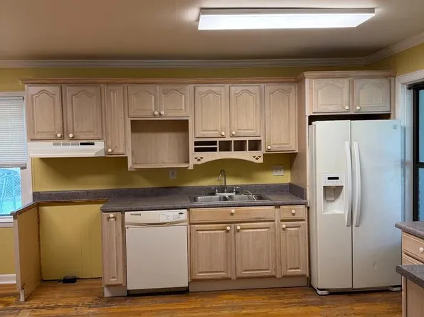 217 Virginia Dr, Warner Robins, GA 31093
