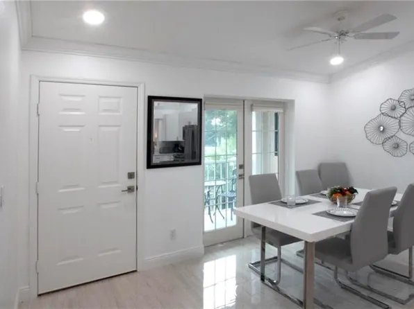 859 Tanbark Dr APT 205, Naples, FL 34108