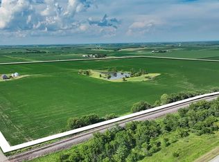 16284 County Line Rd, Columbus Junction, IA 52738