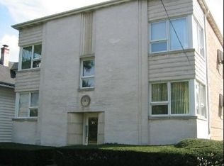 561 Deerfield Rd APT 1E, Deerfield, IL 60015