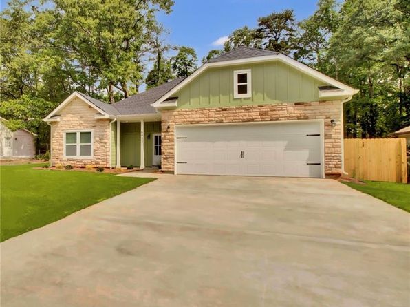 6022 Fieldcrest Dr, Morrow, GA 30260