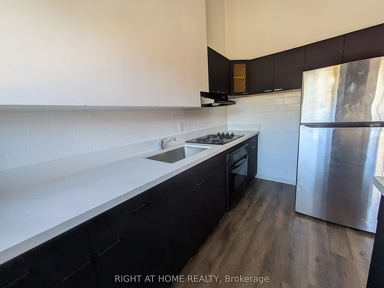 740 Stone St — Photo 10