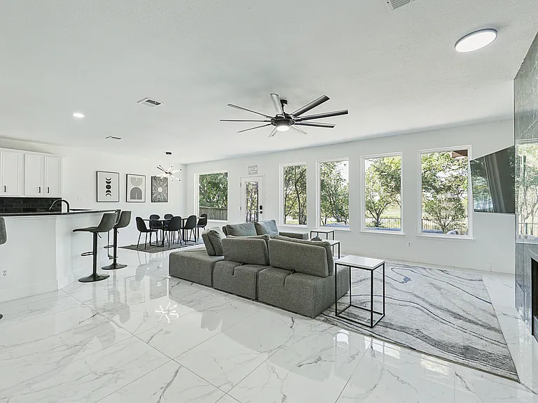 3805 Overlook Ct — Photo 1