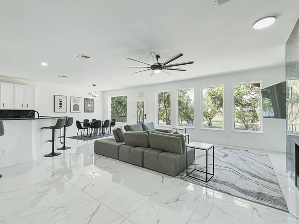 3805 Overlook Ct, The Colony, TX 75056