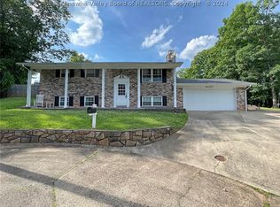 5242 Sun Valley Dr, Cross Lanes, WV 25313