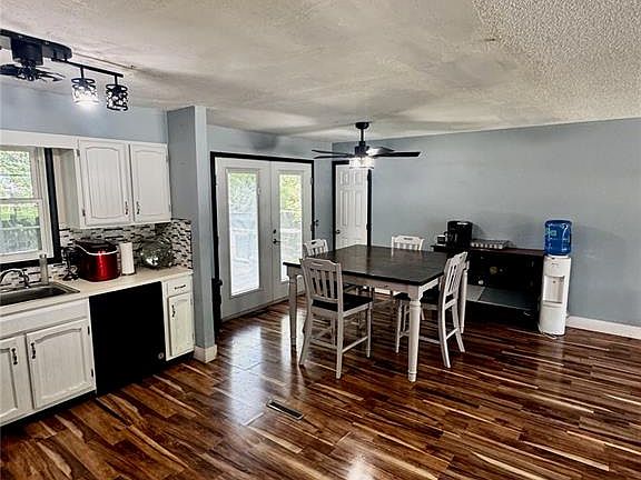 5th image of 1302 Butternut Dr