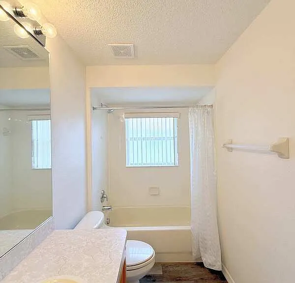 240 Center Oak Cir — Photo 47