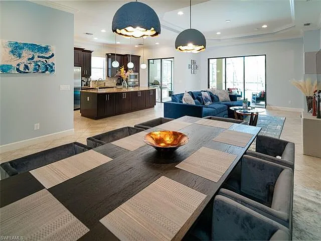 3 bed, 3.0 bath, 2275 sqft, $12,500 — Photo 2