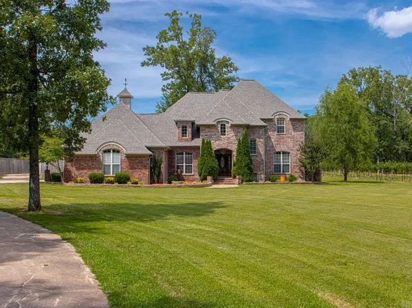 42 Oakwood Dr, Vilonia, AR 72173