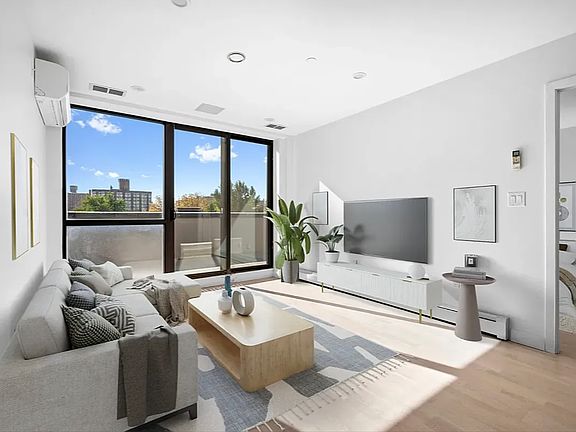 4th image of 2600 7th Ave Penthouse L