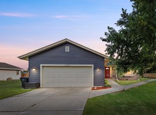 4355 W Sherwood Dr, Franklin, WI 53132