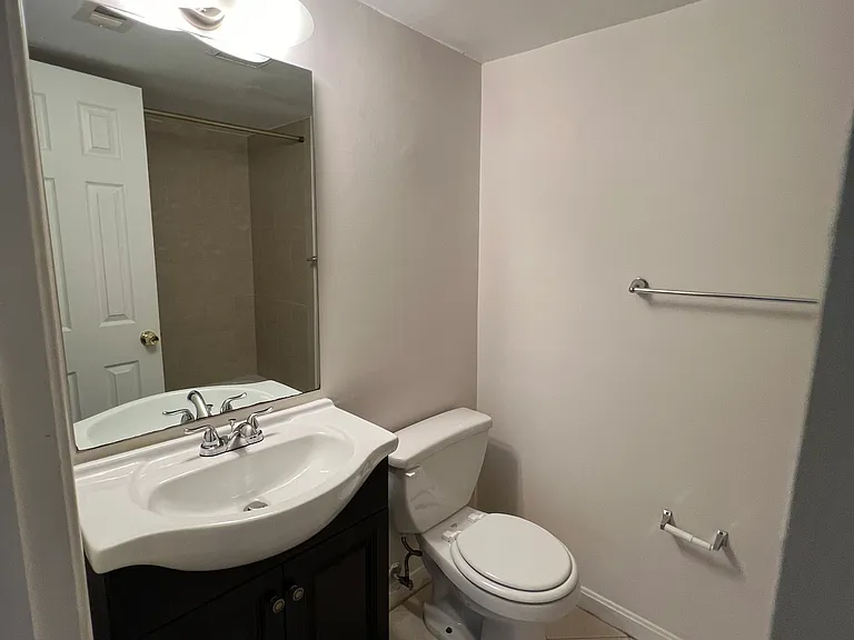 4705 Tecumseh St #102 — Photo 10