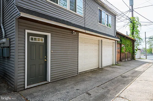 419 Woodward St #4 Photo 1