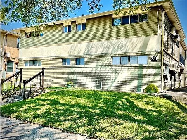 231 Opal St #6