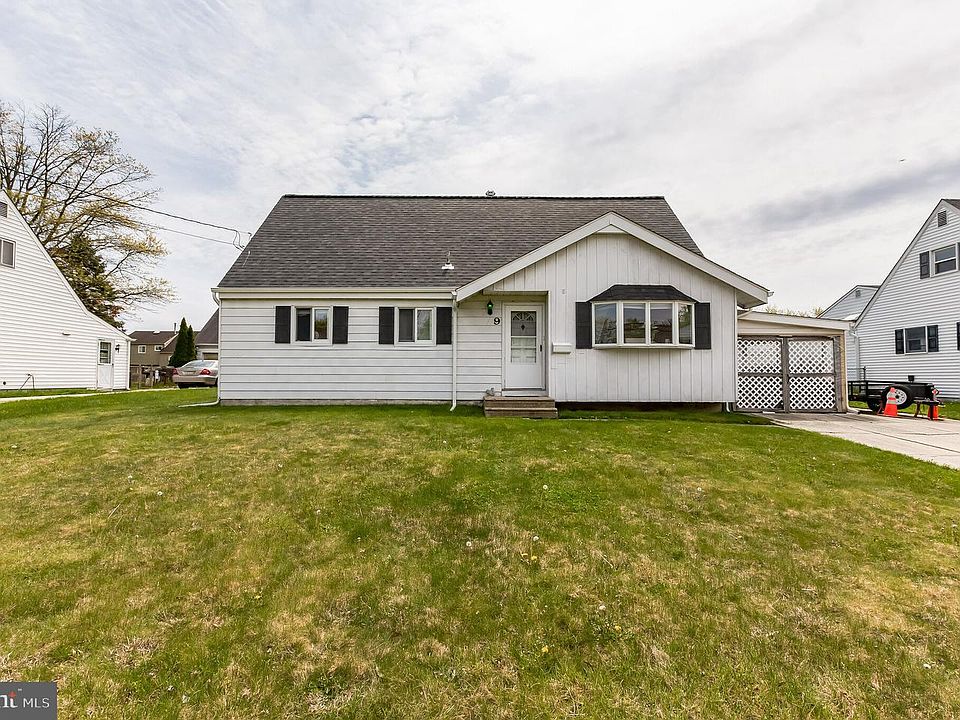 1st image of 9 Barclay Dr