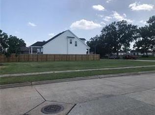 2005 Benjamin St, Arabi, LA 70032