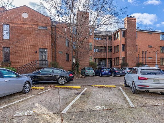 2nd image of 2110 Portland Ave APT 301