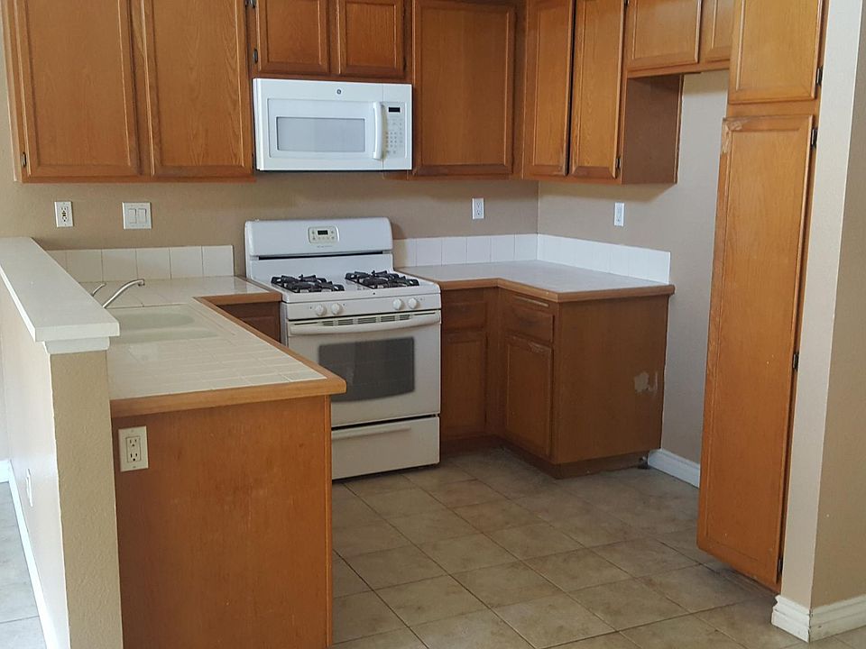 1st image of 15460 Somerset Ct