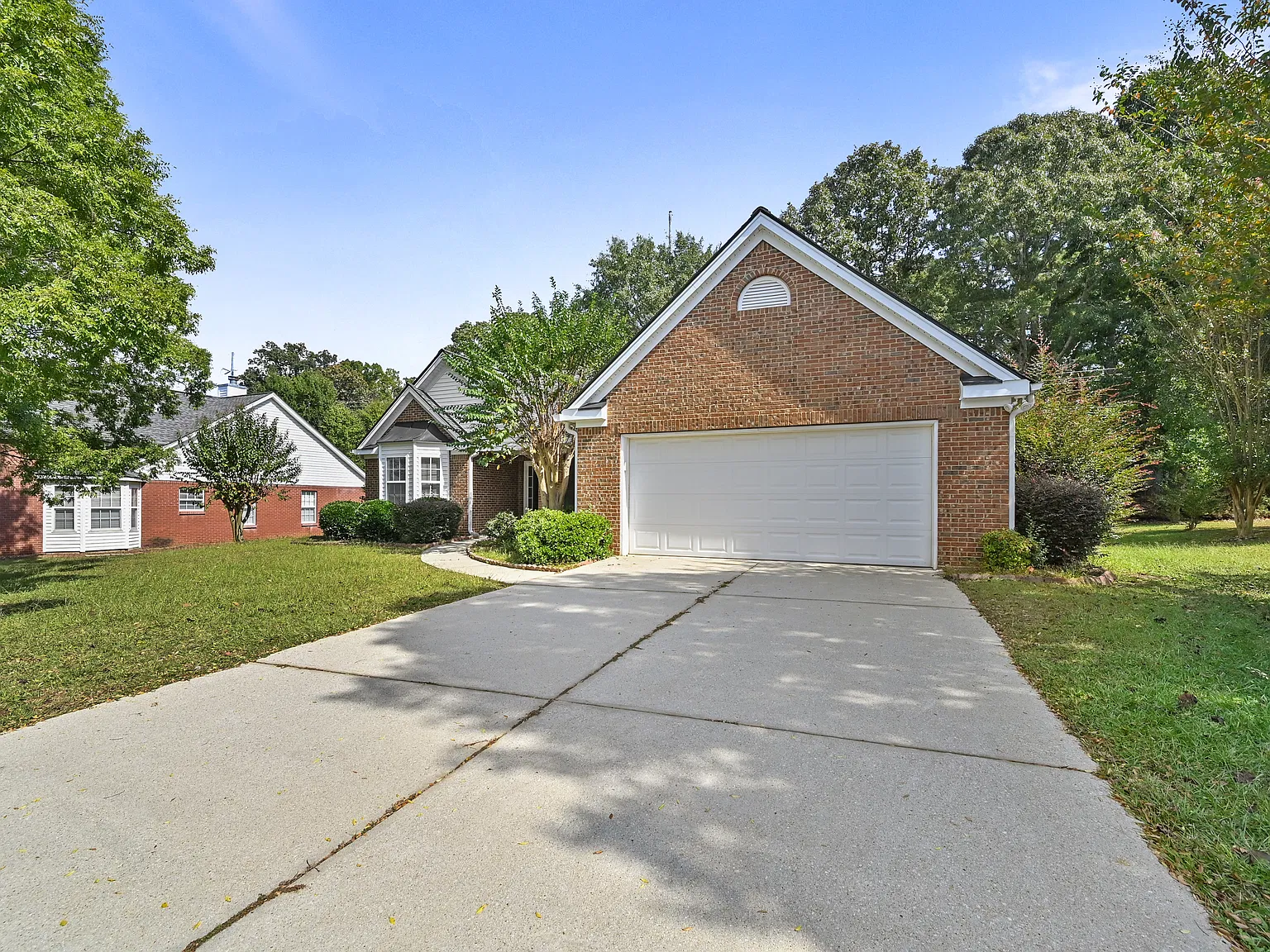 3 bed, 1900 sqft, $2,200 — Photo 3