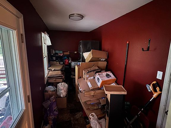 5th image of 2402 Allen Ave