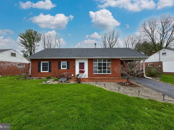 51 Pilgrim Dr, Lancaster, PA 17603