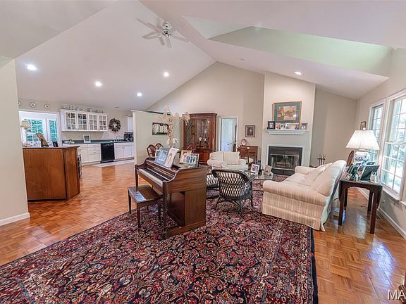 5th image of 10790 Greenlefe Dr
