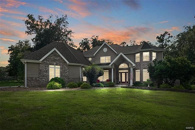1st image of 607 Wood Briar Dr