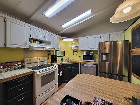 3rd image of 12 Lodgepole Ln