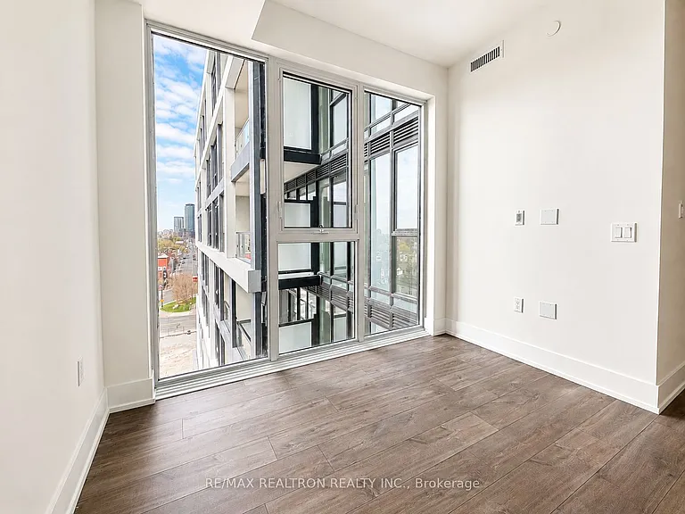 858 Dupont St #701 — Photo 5