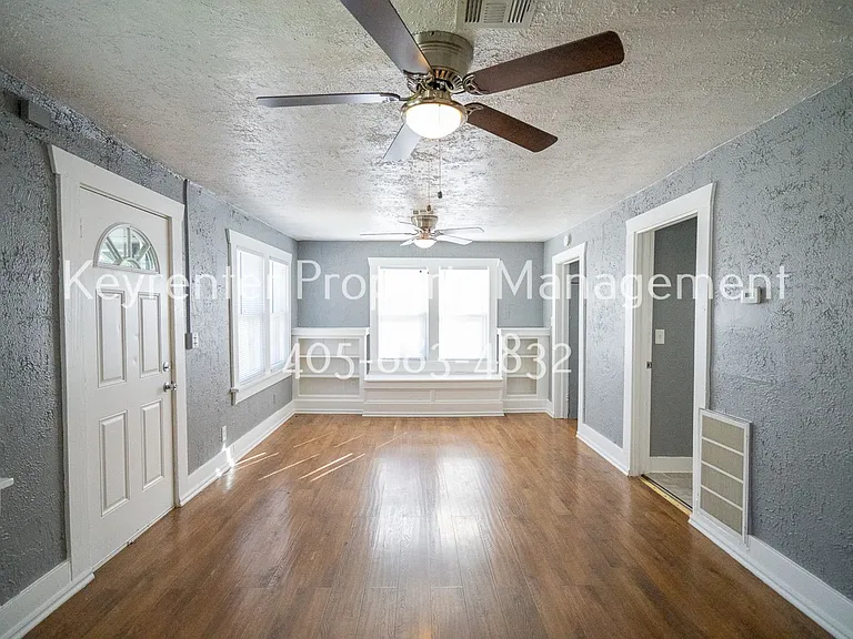 338 SE 41st St — Photo 4