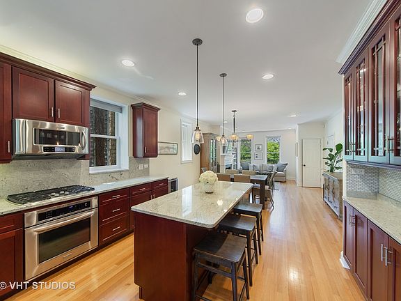 4th image of 1743 N Fern Ct #1