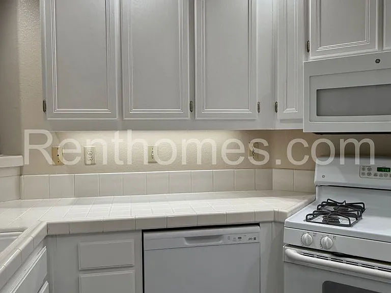 11295 Provencal Pl — Photo 11