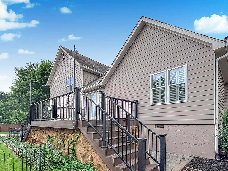 3029 Vineyard Way SE — Photo 29