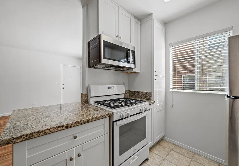 1452 Grand Ave #7 — Photo 17