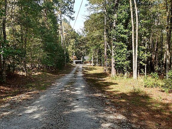 3rd image of 325 Annie Laurie Dr