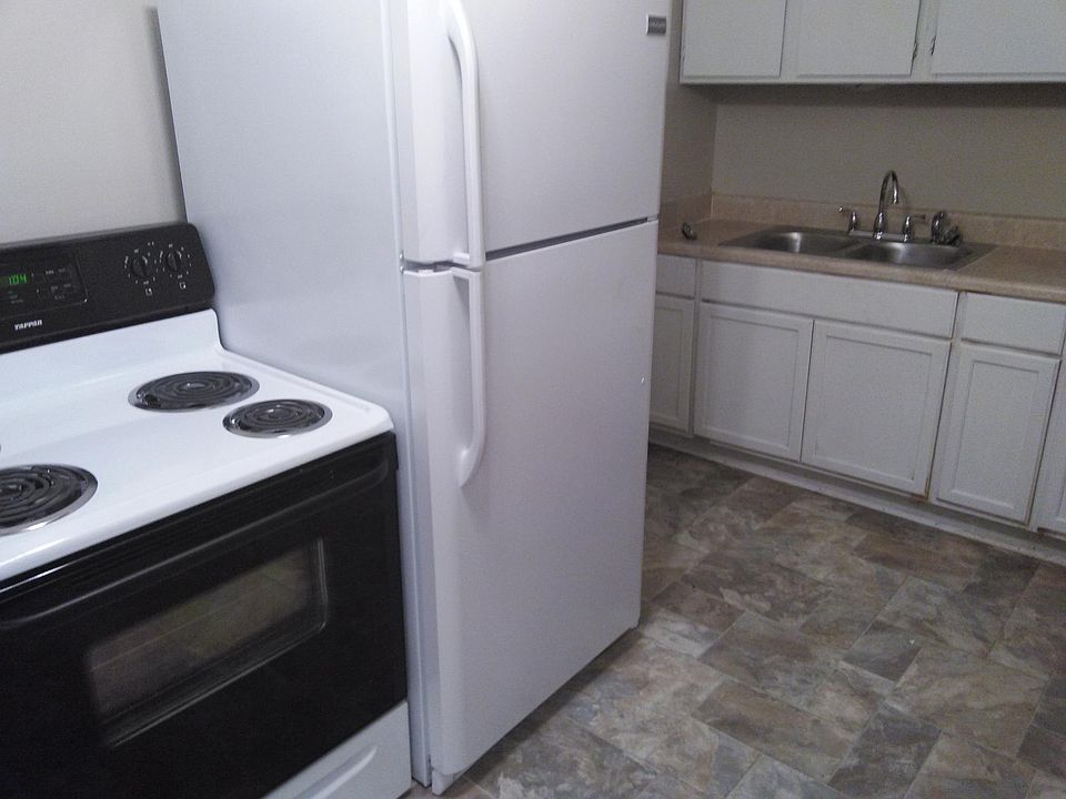 2nd image of 715 Carver Ave