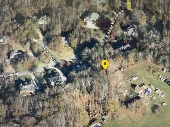 4806 Upper Berkshire Rd, Flowery Branch, GA 30542