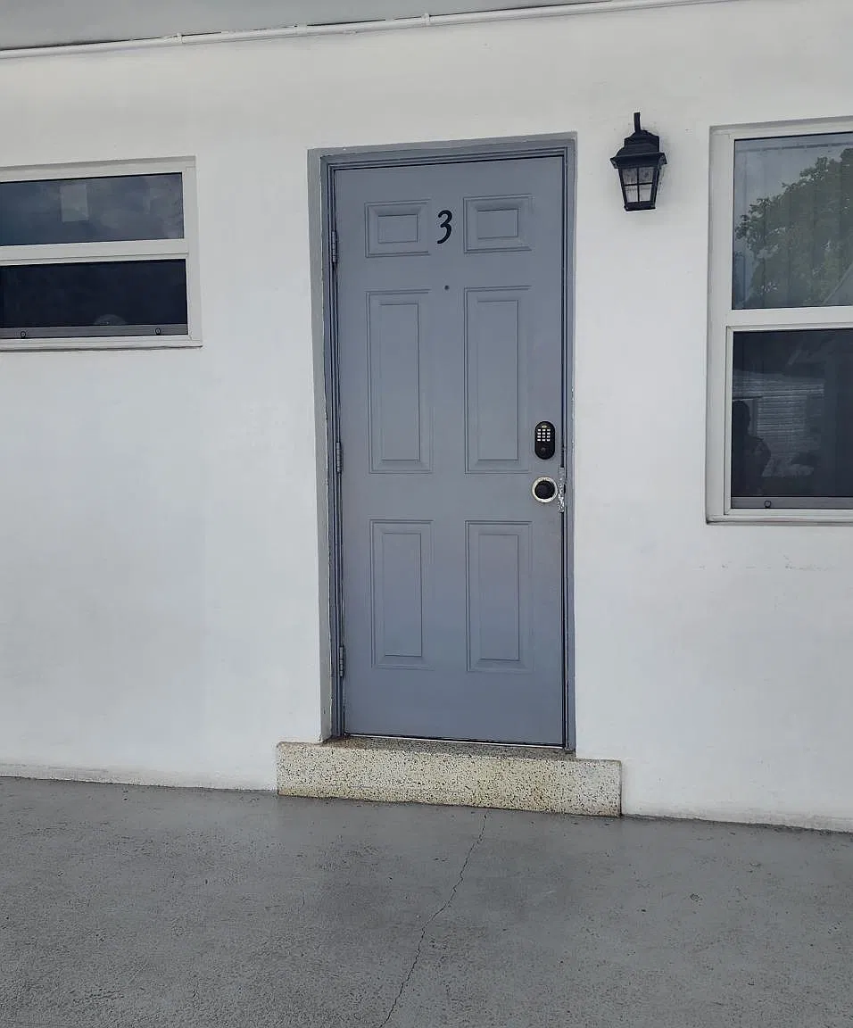 Studio, 650 sqft, $1,750 — Photo 3