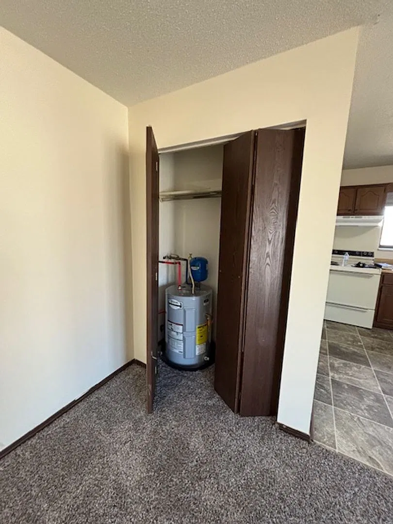 100 Governor's Ct. — Photo 4