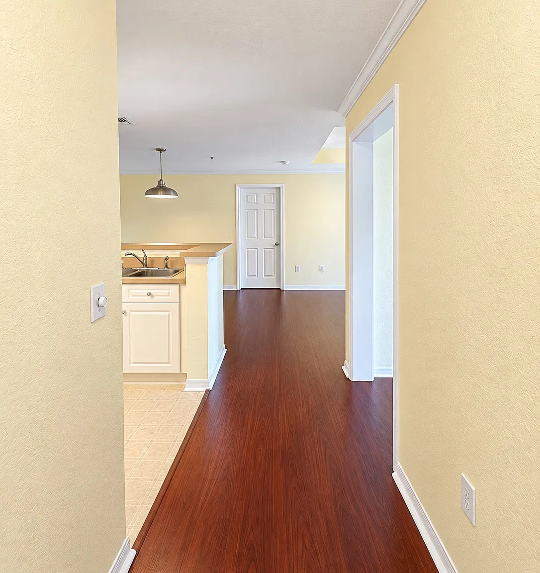 2 bed, 1083 sqft, $1,675 — Photo 3