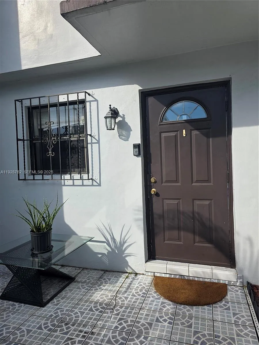Building Photo - 8000 SW 152nd Ave #115