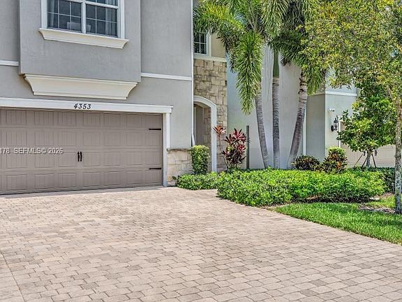 4th image of 4353 Large Leaf Ln