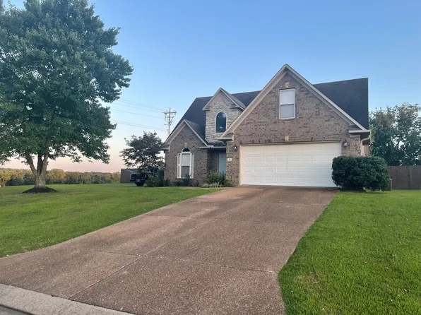 8 Small Oak Dr, Humboldt, TN 38343