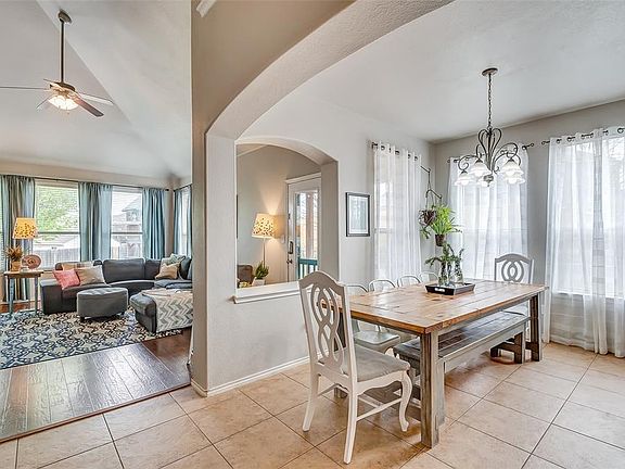 5th image of 2981 Lakeview Cir