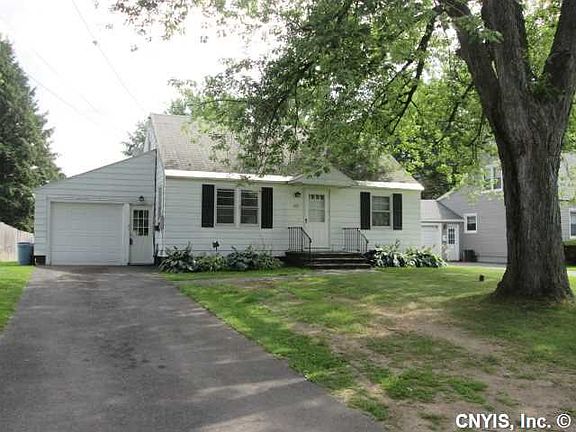 4th image of 207 Elm St