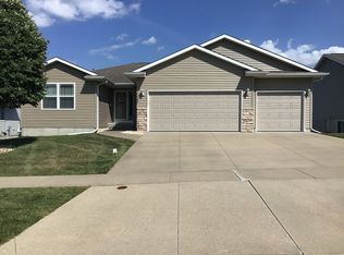 1107 Koudsi Blvd NW, Cedar Rapids, IA 52405