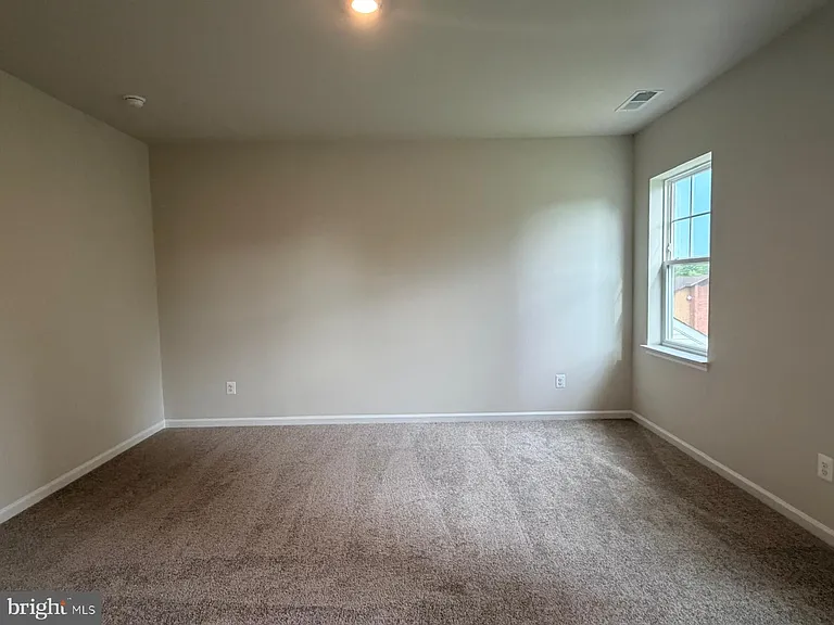 19 Forest Grove Ave — Photo 28